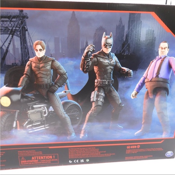 DC Batman Batcycle 12” Set. Bruce Wayne, Selina Kyle, Batman & The Penguin.  New - Picture 3 of 10